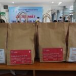 Medical bags support COVID-19 patients treated at home in HCM City hinh anh 1