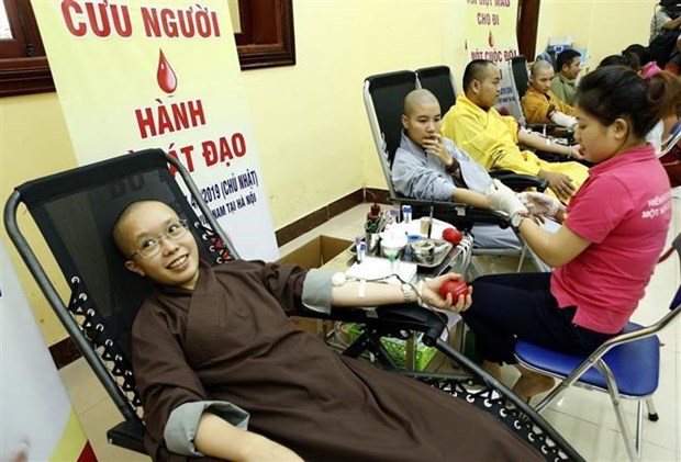 Blood donors should receive more support: official hinh anh 2