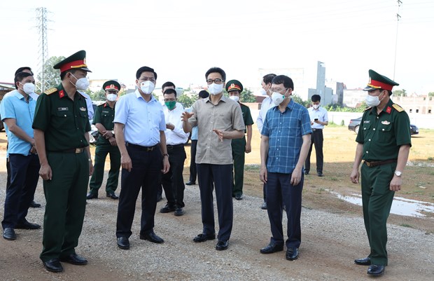 Deputy PM inspects COVID-19 prevention in Bac Giang’s industrial parks hinh anh 2
