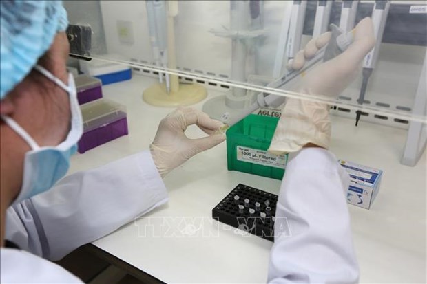 Health Ministry receives 10,000 COVID-19 test kits hinh anh 2