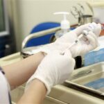 Vietnam records first death from adverse reaction to AstraZeneca COVID-19 vaccine hinh anh 1