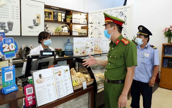 Hanoi introducing comprehensive measures to control COVID-19: City leader hinh anh 2