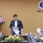 Minister promises greatest efforts to ensure safety in COVID-19 vaccinations hinh anh 1