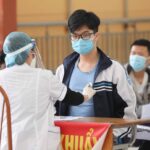 Hanoi implements home quarantine for COVID contacts hinh anh 1