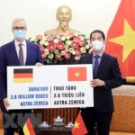 Ministry receives 2.6 million doses of COVID-19 vaccine from Germany hinh anh 1