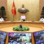 PM requires preventing corruption, vested interests in medical supplies purchase for COVID-19 fight hinh anh 1