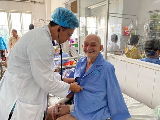 Hospitals improve quality to lure foreign patients hinh anh 2