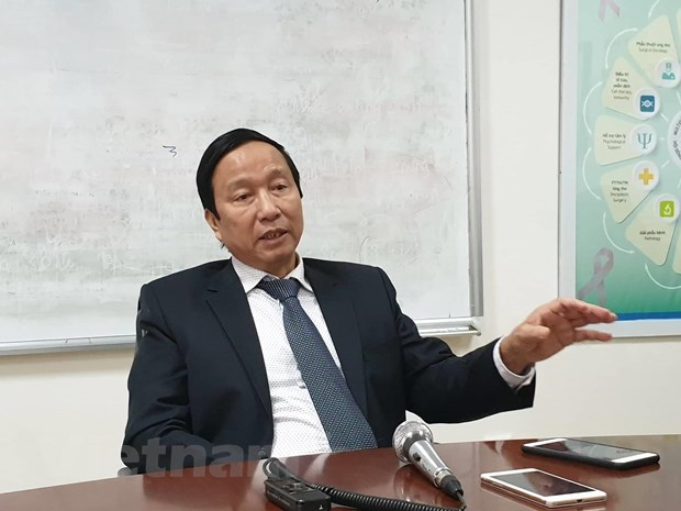 Vietnam applies new therapies in cancer treatment hinh anh 2