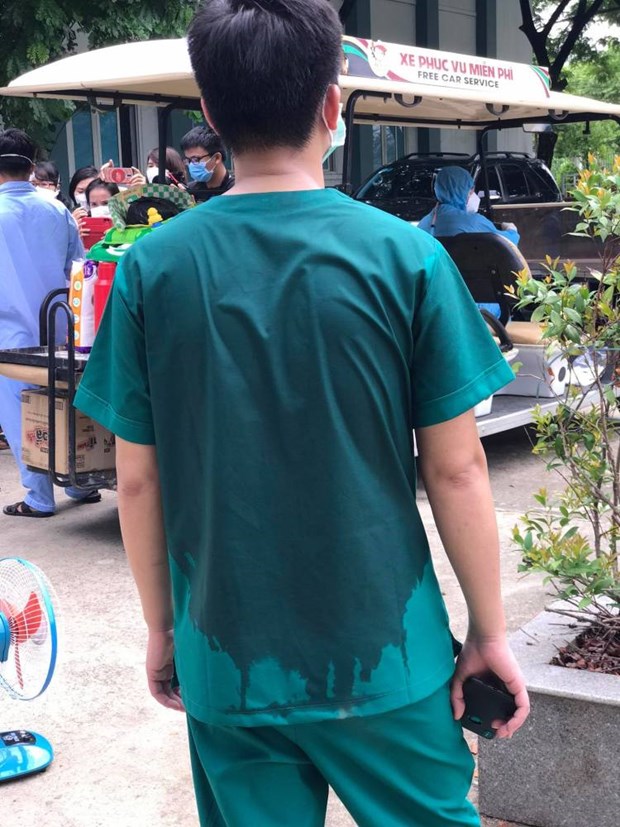 Doctors rush to Da Nang to support treatment of COVID-19 patients hinh anh 3