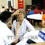 Hanoi: Health check-ups for locals in flooded areas hinh anh 1