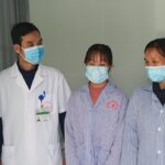 Two more COVID-9 patients discharged from hospital in Vinh Phuc hinh anh 1