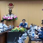 Health ministry takes action following confirmation of two community COVID-19 cases hinh anh 1