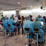 HCM City strives to keep number of COVID-19 cases within 300 hinh anh 1