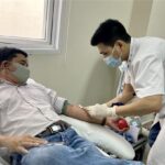 Hai Phong medical workers join voluntary blood donation hinh anh 1