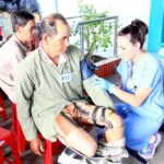 US doctors fit prosthetic limbs for hundreds of amputees hinh anh 1