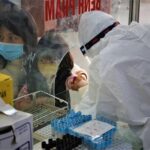 Ministry eyes Pfizer COVID-19 vaccine for children aged 5-11 years hinh anh 1