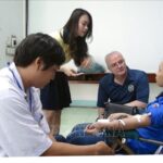 US medical staff join blood drive in Phu Yen hinh anh 1