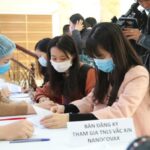 Second Vietnam-produced COVID-19 vaccine to begin human trials soon hinh anh 1