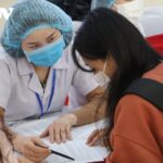 Around 200 people register for made-in-Vietnam COVID-19 vaccine trials hinh anh 1