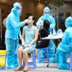 COVID-19: Additional 4,642 cases recorded on August 12 morning hinh anh 1