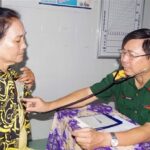 Poor people in Soc Trang get free medical checkups hinh anh 1