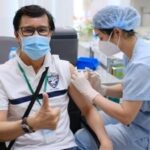 COVID-19 vaccination for French nationals underway in HCM City hinh anh 1