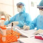 Vietnam speeds up COVID-19 testing to promptly discover infections hinh anh 1