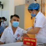 PM: Vietnam not allowed to ease guard against COVID-19 hinh anh 1