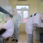 Vietnam reports five more COVID-19 cases, total reaches 153 hinh anh 1