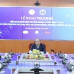 Remote health check-up platform, COVID-19 prevention app launched hinh anh 1