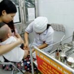 HCM City identifies babies in need of measles shots hinh anh 1